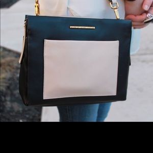 💓MARC BY MARC JACOBS CROSSBODY BAG SOFT LEATHER IN CREAM & BLACK 💓